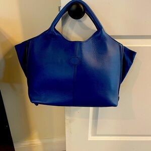 Beautiful, royal blue leather handbag. Brand is unknown. Only used a few times
